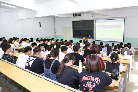 我院对师生入党积极分子开展系统培训