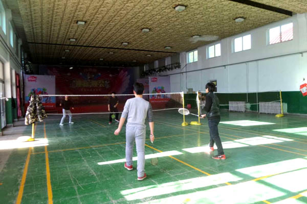 我院大学生羽毛球比赛圆满结束