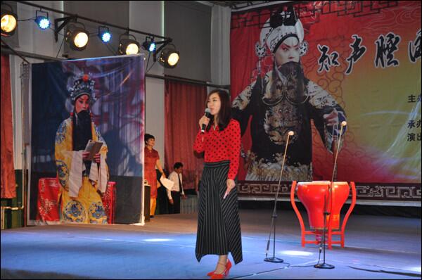 “知声腔国粹 爱家乡文华”戏曲进校园专场演出在张家口职业技术学院文化活动中心举行