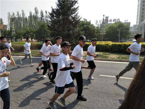 我院学子参加第32届奥林匹克日长跑活动