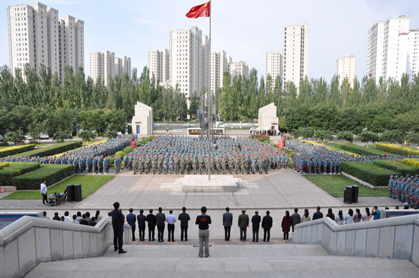 我院隆重举行升国旗仪式