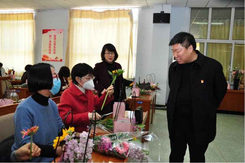说明: https://www.zjkptc.edu.cn/ewebeditor/uploadfile/2021/03/08/20210308164035070003.png