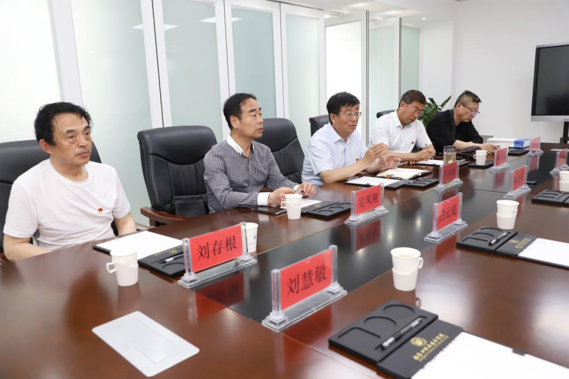 张家口诗歌座谈会在我院举行